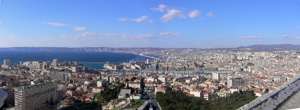 France - marseille from "Notre Dame de la Garde" by ledjeg