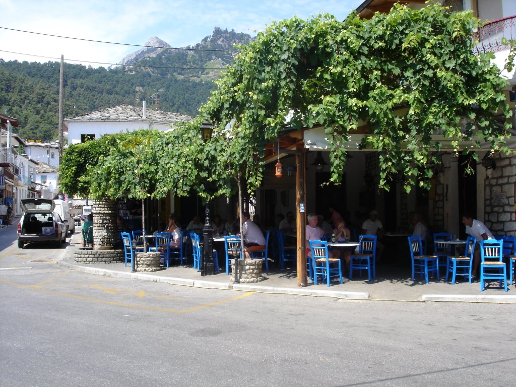 Kafenion in Panagia by Wolli.Schenk