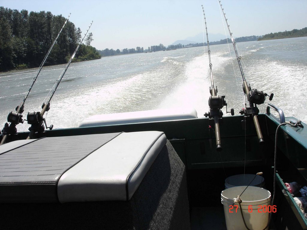 Fishing on Fraser River by Gürkan BAŞARA