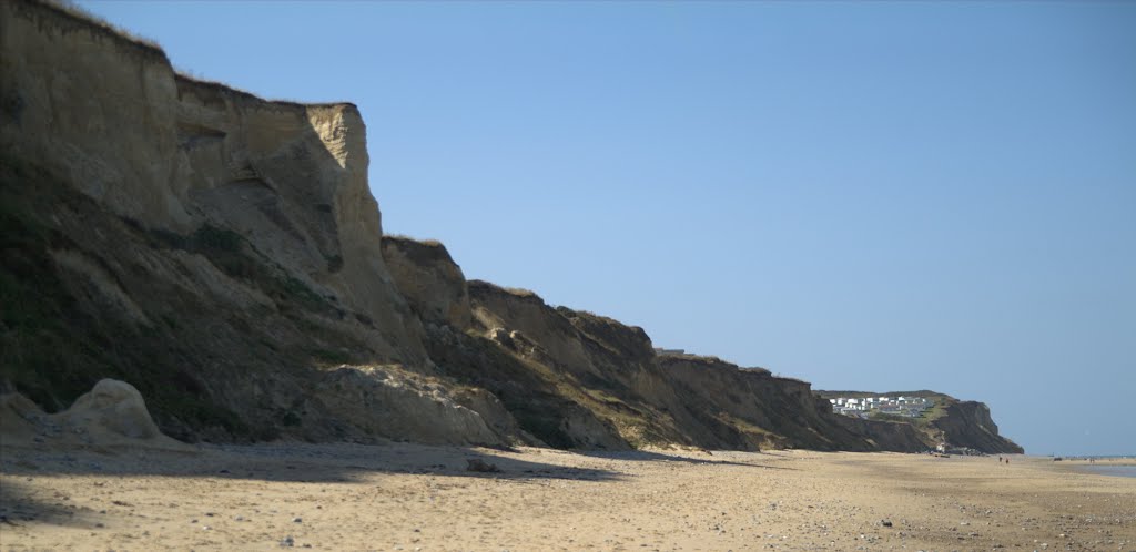 Cliffs at Cromer. by digitography