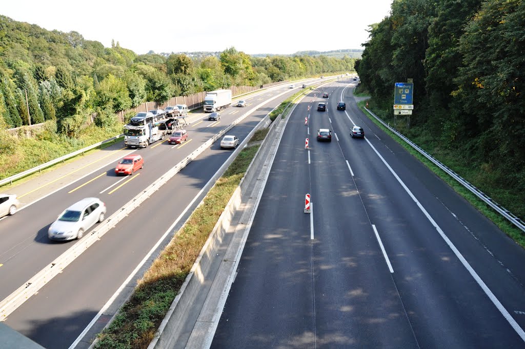 Lohmar / Germany: Highway "A3" in Lohmar on the Sülzbach - road . Photographed in September 2012 "A 3" in Lohmar an der Sülzbachstraße. Abgelichtet im September 2012 by © "Earth Views"