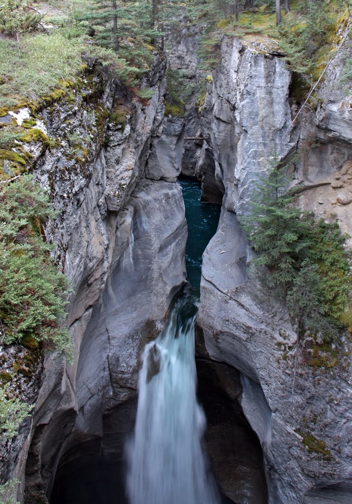 Maligne Canyon, Jasper Alberta by dakota2003