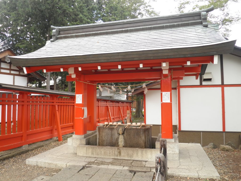 生島足島神社　手水舎　Ikushimatarushima shinto shrine by nkmroioikkkz