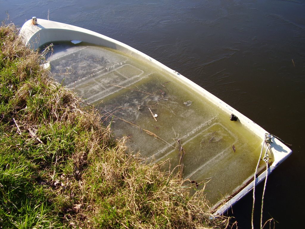 Boat in ice on the Obdammerdijk by Arnold van der Meule…