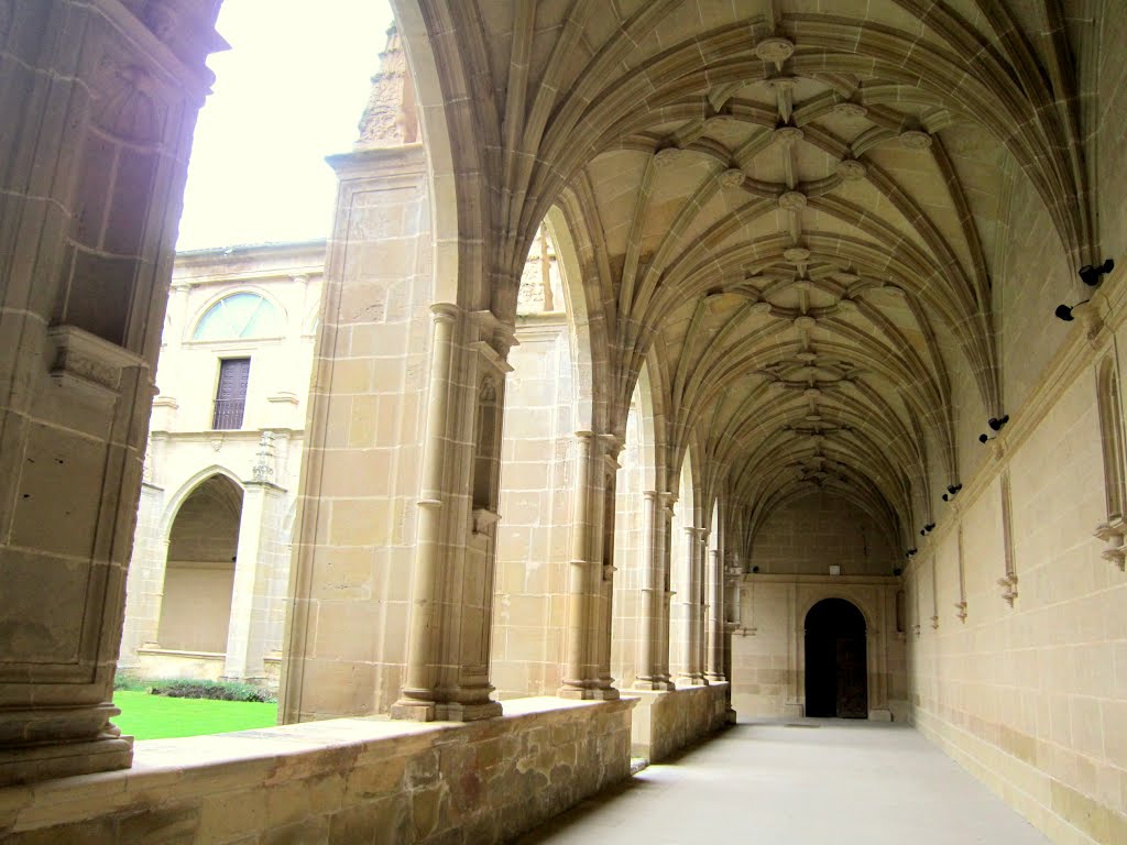 Monasterio de Yuso, San Millán de la Cogolla, La Rioja, España. by PGARCIA