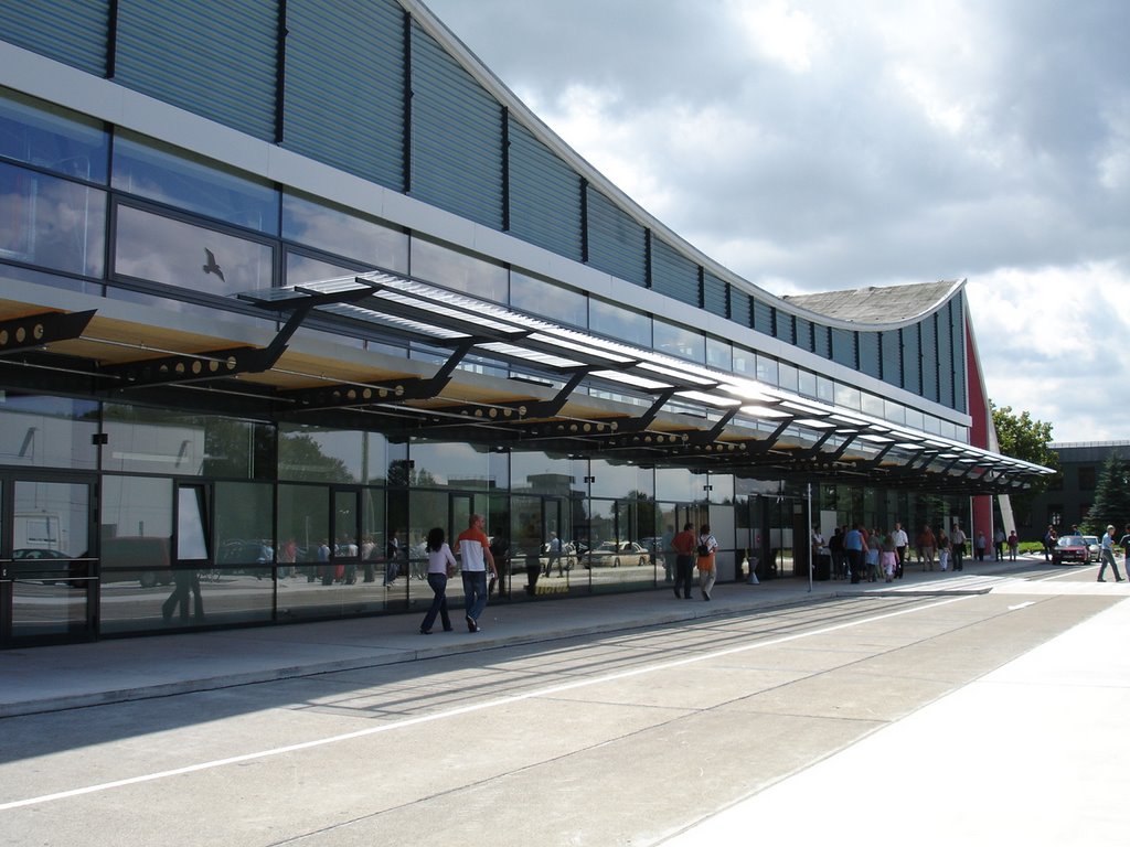 Terminal Flughafen Allgäu Airport by robbe_wt9