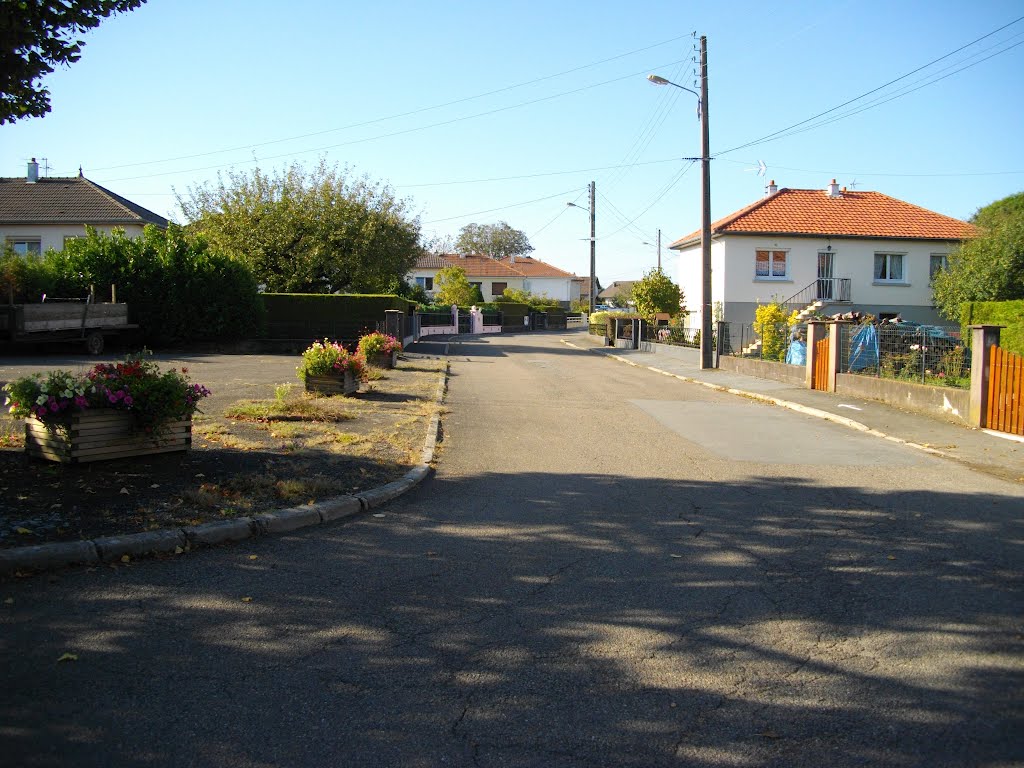 Rue des Moulins à Vent à Ste-Marie by Claudius B.