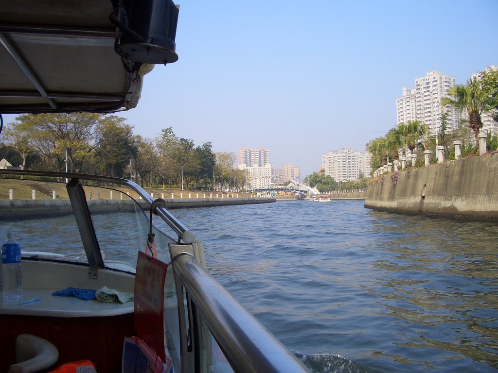 Kaohsiung Love River Cruise by hsuehcw