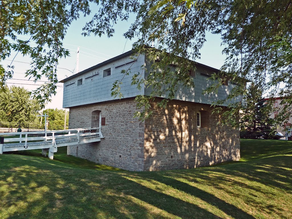 Merrickville Blockhouse (1833) by FGuertin