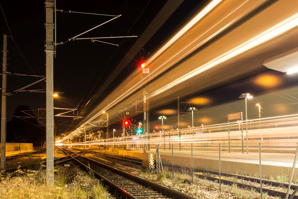 Train Entering Meidling Station by PhM