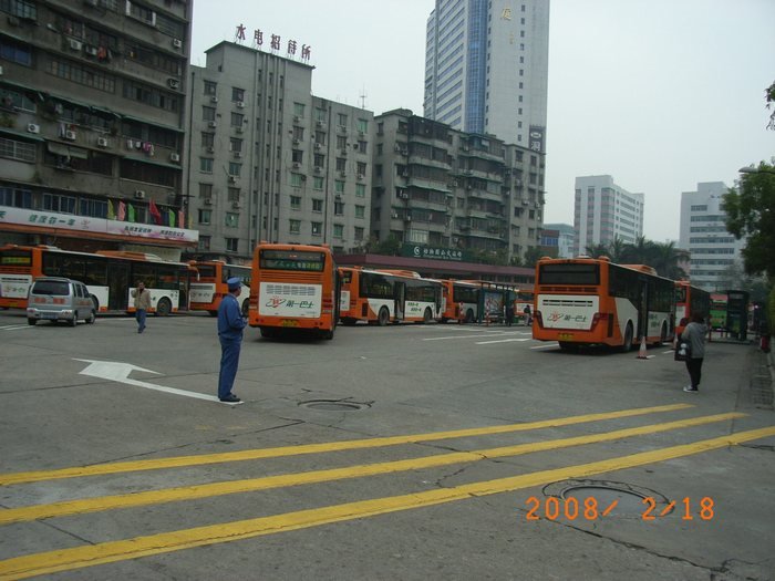 动物园总站 Zoo Bus Terminal by sanderluohao