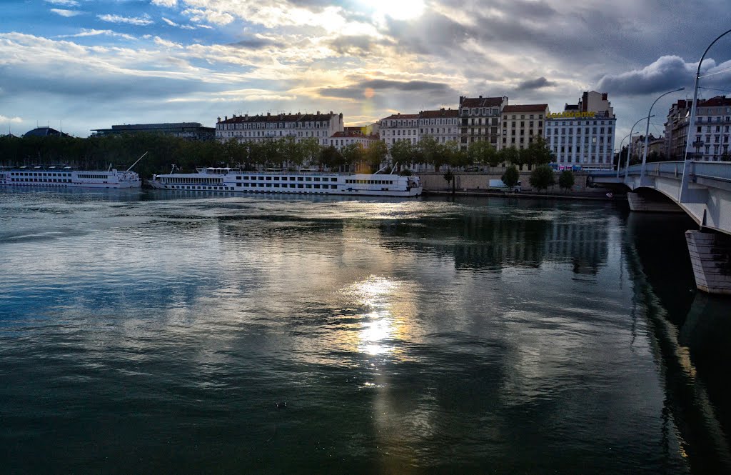 Le Rhône. by RitaSh