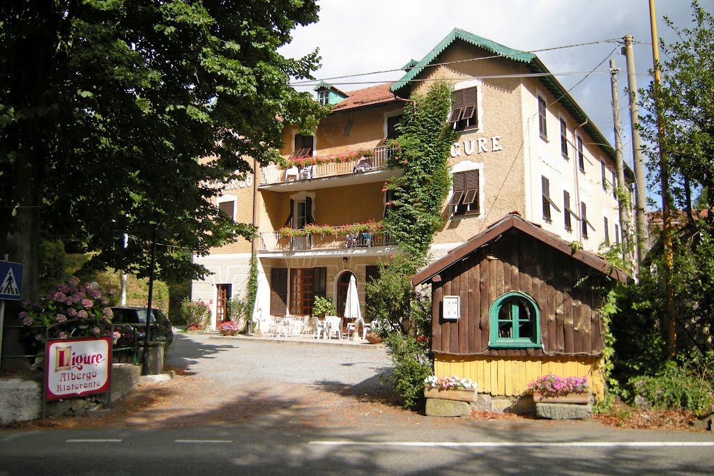 Alta Via dei Monti Ligure, Monte Beigua by Pierrot Heritier