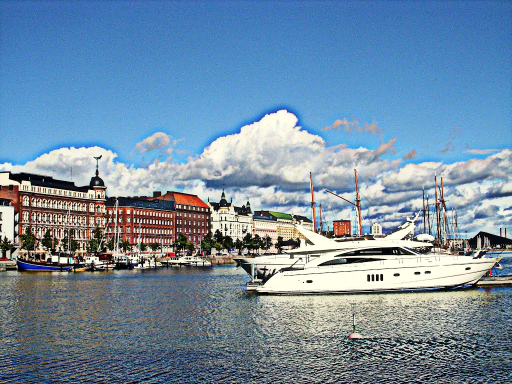 Helsinki by Nurettin Peşkircioğlu