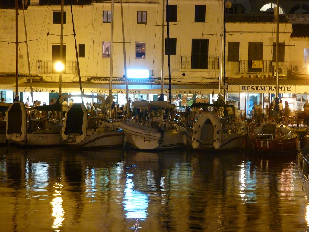 Los veleros esperan pacientes frente al Tritón, ago.2012 by Can Tres