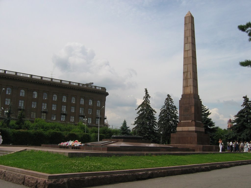 Der Obelisk - Обелиск by J. Radtke