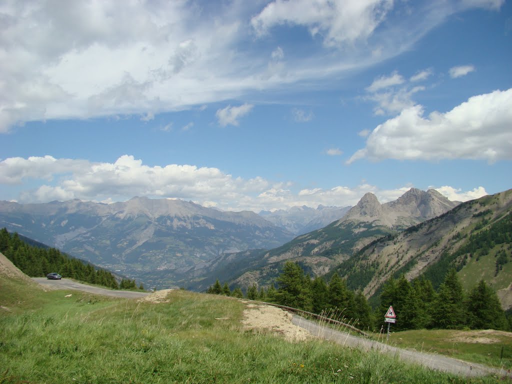 Refuge au col d'Allos by Ge Nielissen