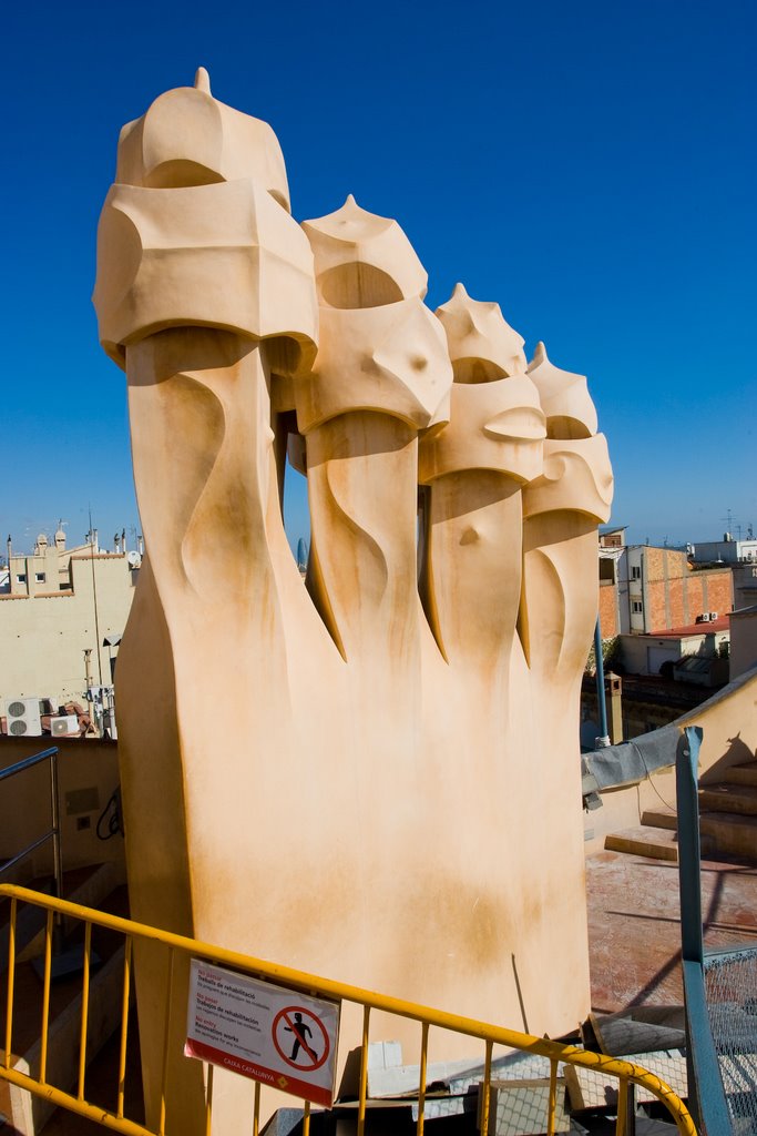 Chimneys on top of Casa Milà (La Pedrera) by www.fiskum.org