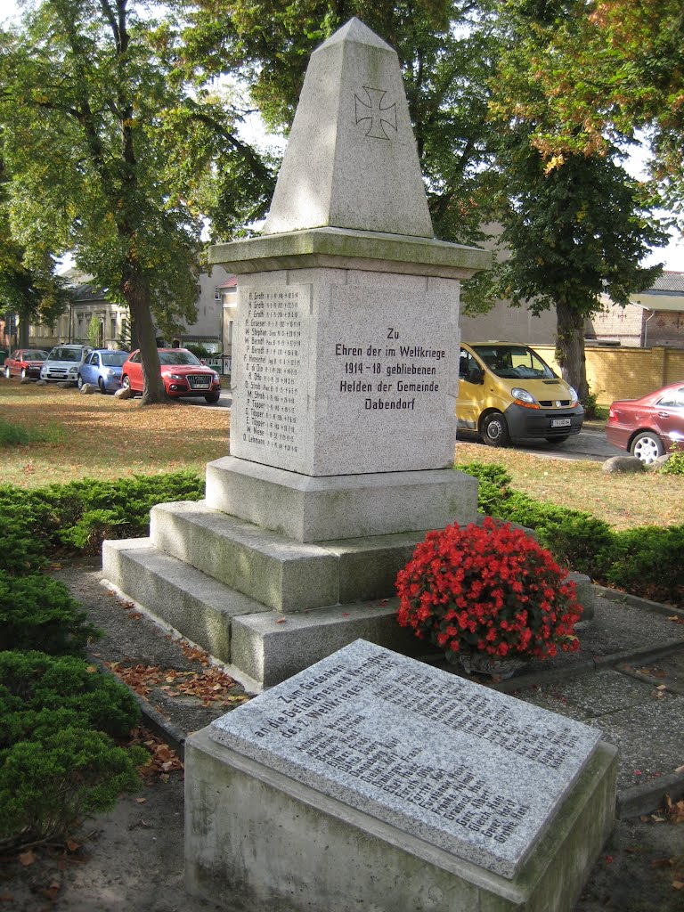 Denkmal 1. und 2.Weltkrieg Dabendorf - 1 by Loewe48