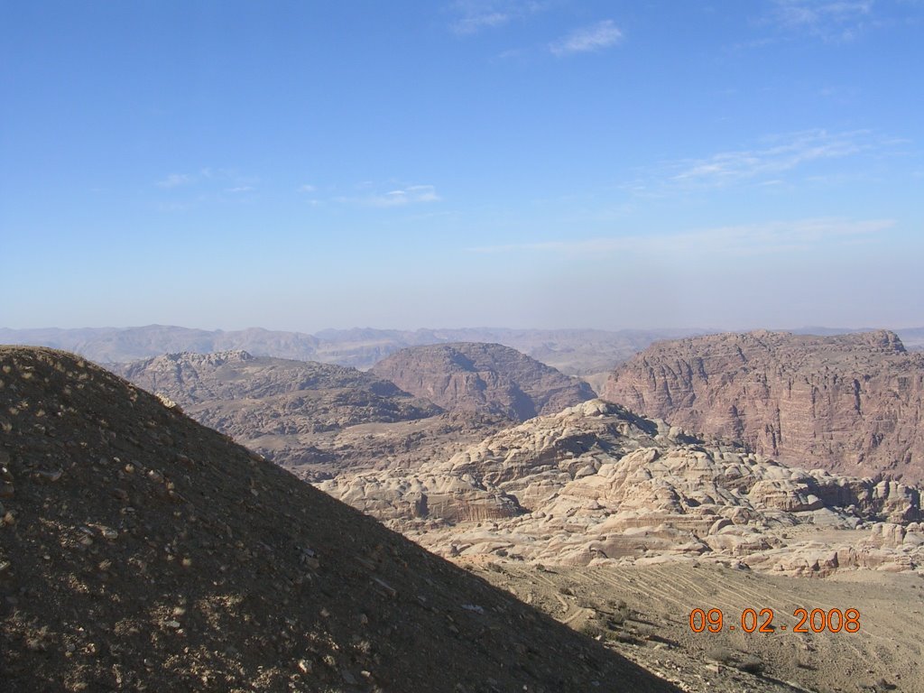 Mountains near Petra by paulbunker