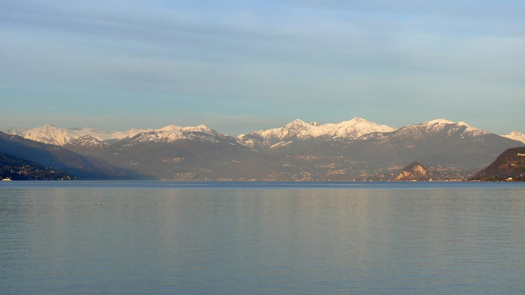 Stresa - Vista verso l'alto lago by ©Luigi Petrazzoli