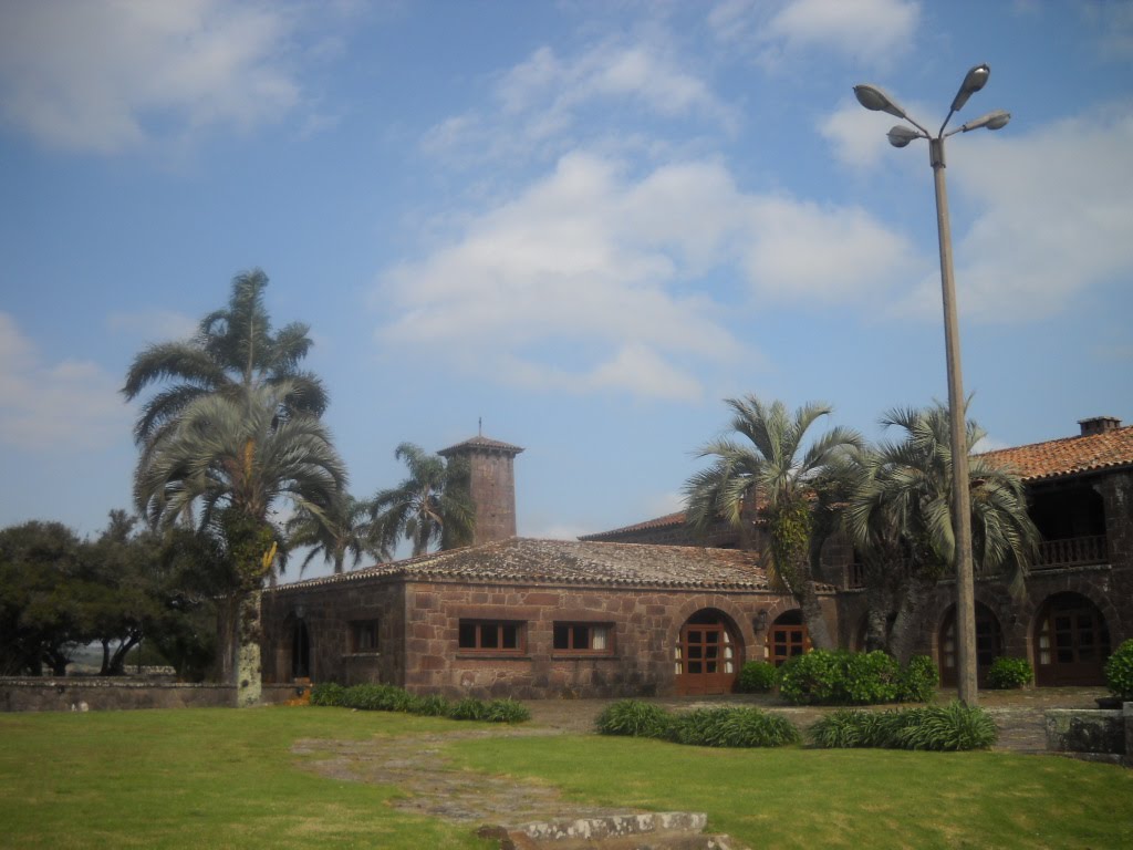 Hostería Fortín de San Miguel, Parque Nacional San Miguel by Juan Francisco Bustos