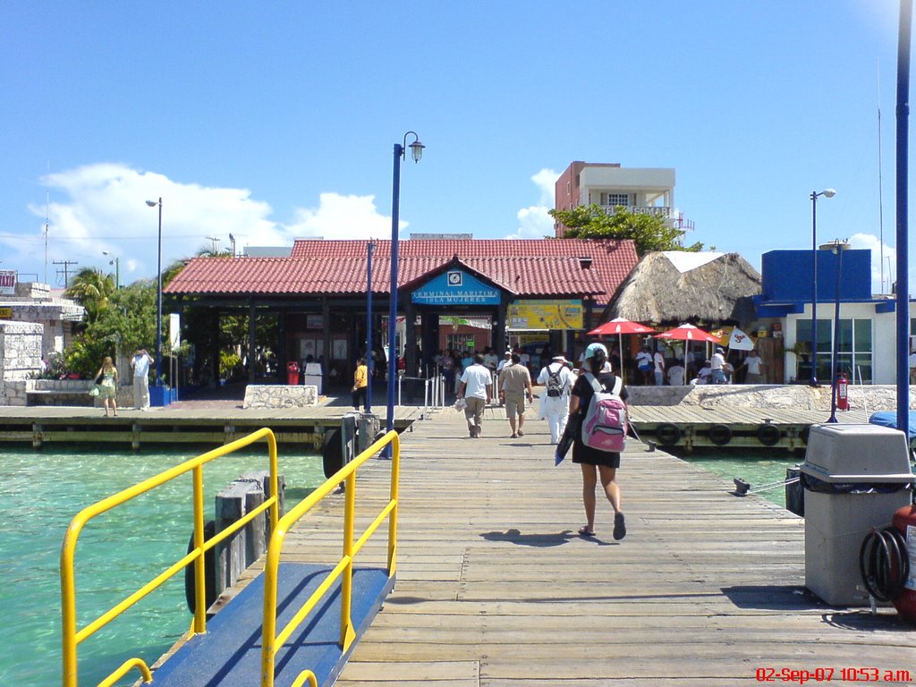 Terminal maritima de isla mujeres by leonel treviño