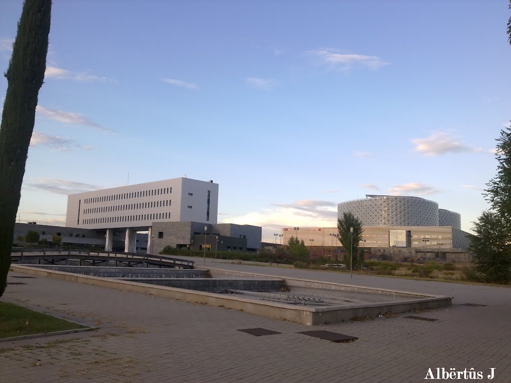 Universidad Rey Juan Carlos y Hospital Rey Juan Carlos by Albërtûs J