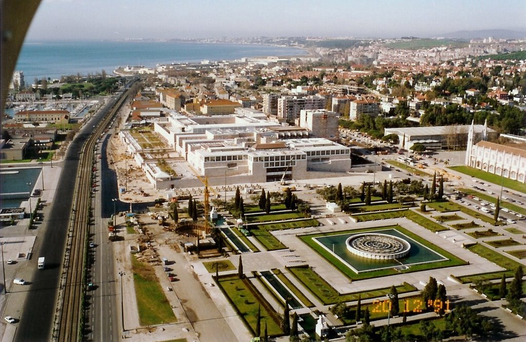 Vista sobre Belém - Lisboa - Portugal by José Eleutério