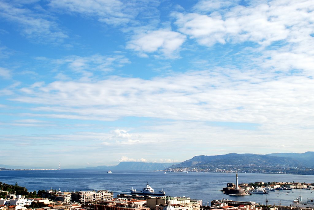 Lo Stretto di Messina dal Santuario di Montalto by Marcello Mento