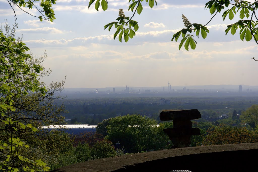 Bensberg - Blick auf die Kölner Bucht by elpimpi