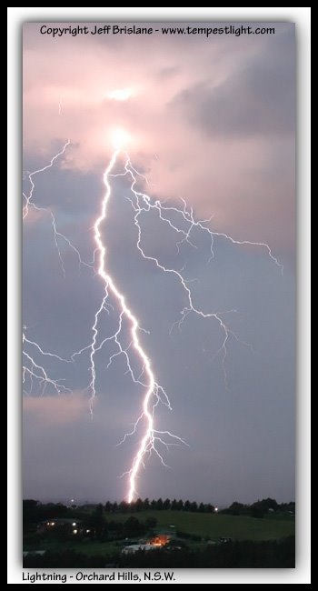 Lightning Bolt, Orchard Hills, N.S.W. by tempestlight