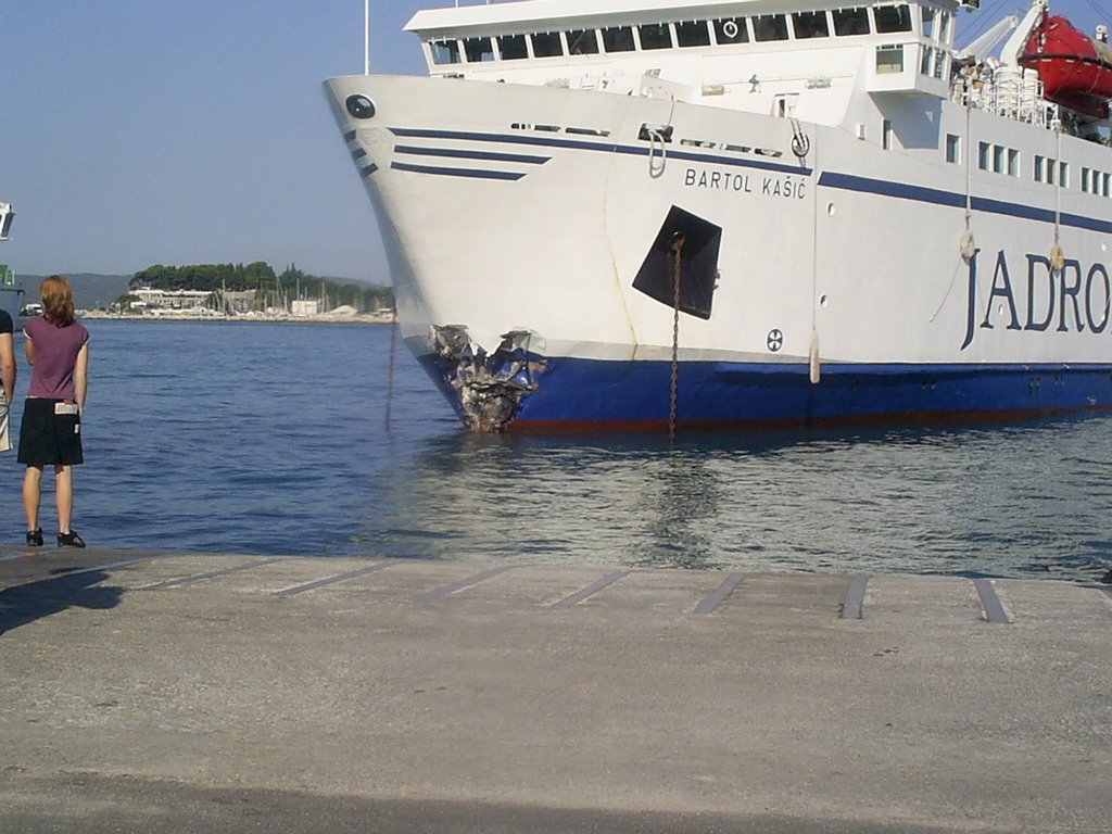 A ferry without handbrake by sznar10