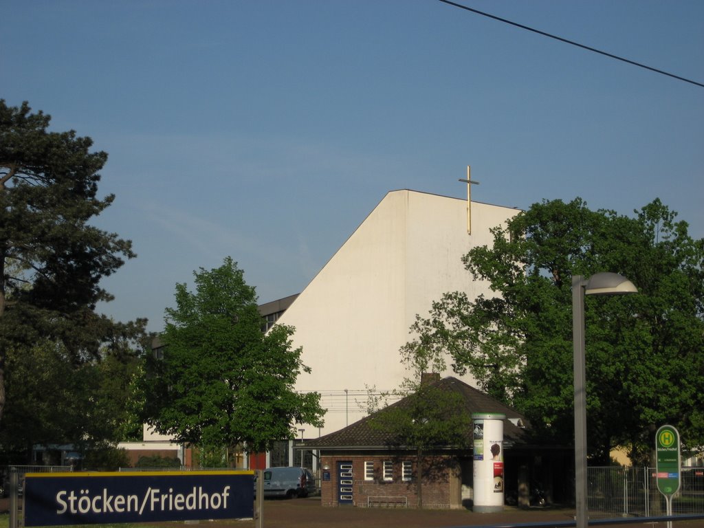 Gustav-Adolf-Kirche vor Entwidmung by bariloche1