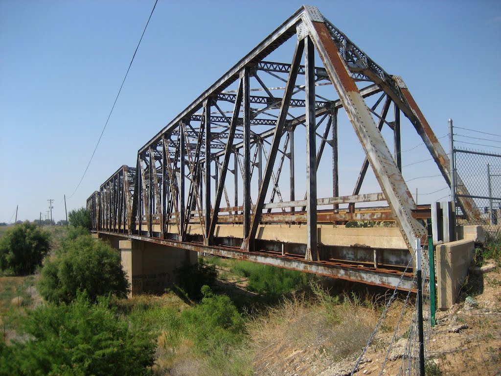 Rio Felix Bridge, Hagerman, New Mexico by J.gumby.BOURRET