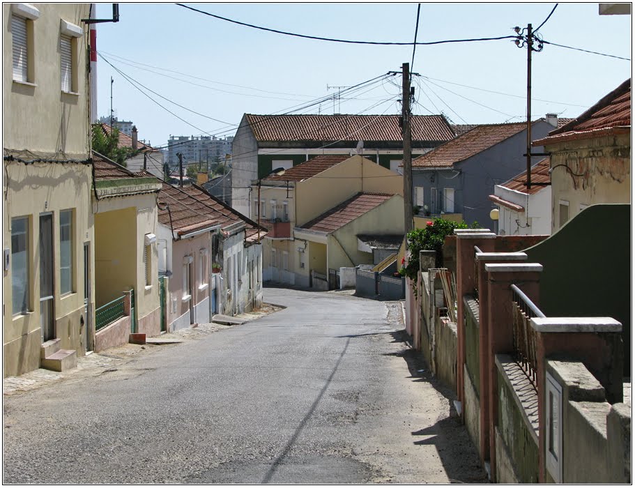 Rua Xarafe - Bairro da Azeda by Barragon