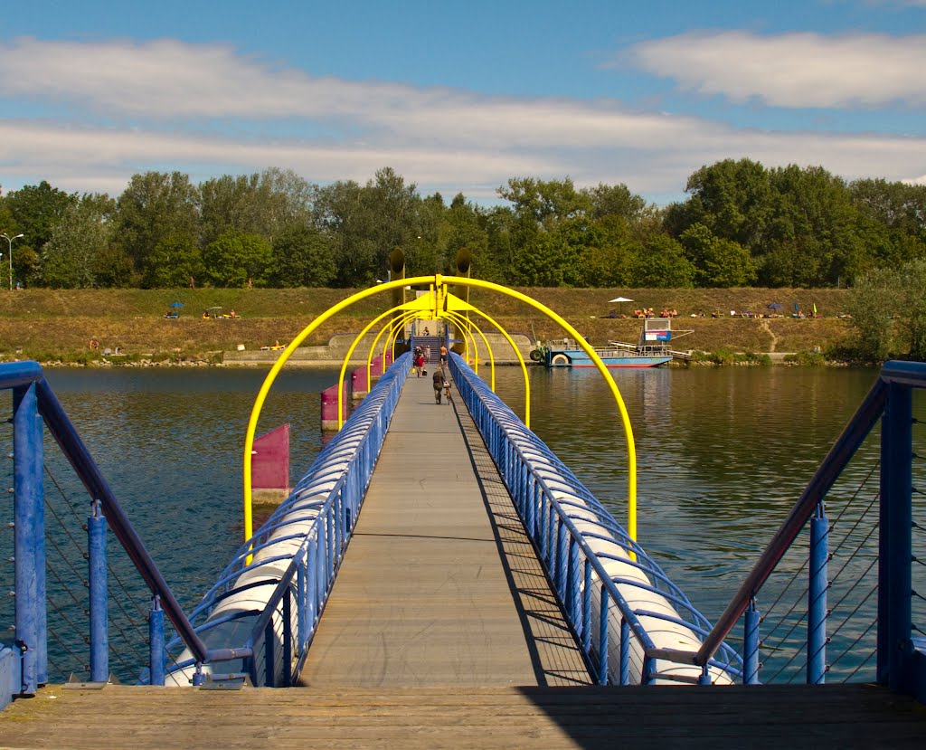 Waluliso Brücke by gerhard weiss