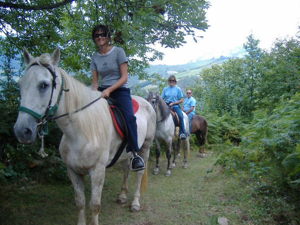 A caballo by Javy