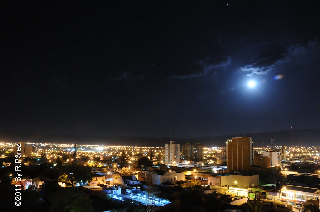 Catamarca con Luna llena by Rafael P.