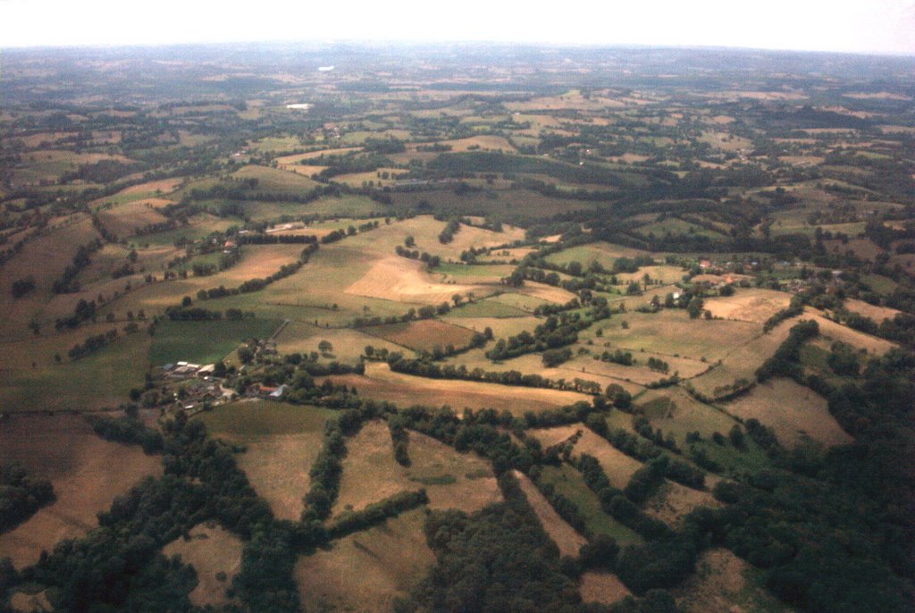 Cantal vue d'avion by jacques19