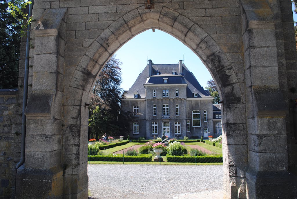 NG427 - Conservatoire de Ciney - Arcade d'entrée et cour intérieure. by AngeloMussoBe