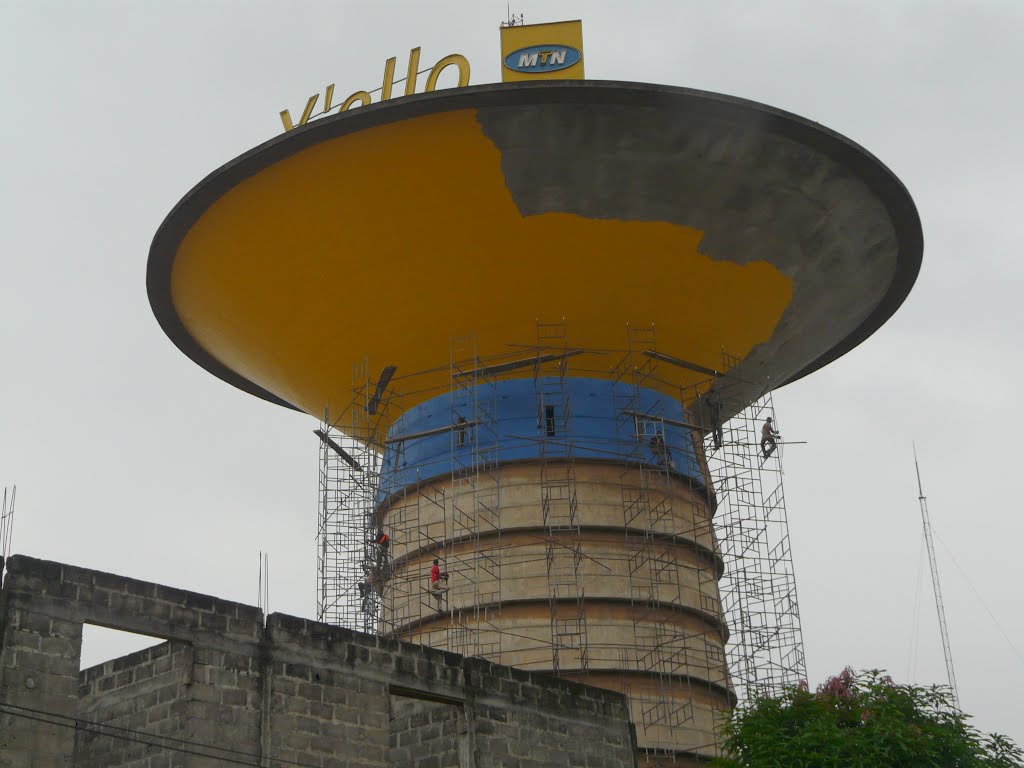 Abidjan, Cocody, château d'eau, travaux en cours by tofil44