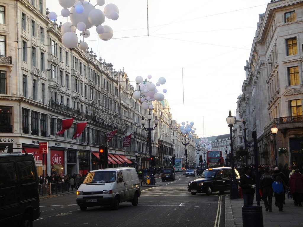 London - Regent St. 2 by vicopoa