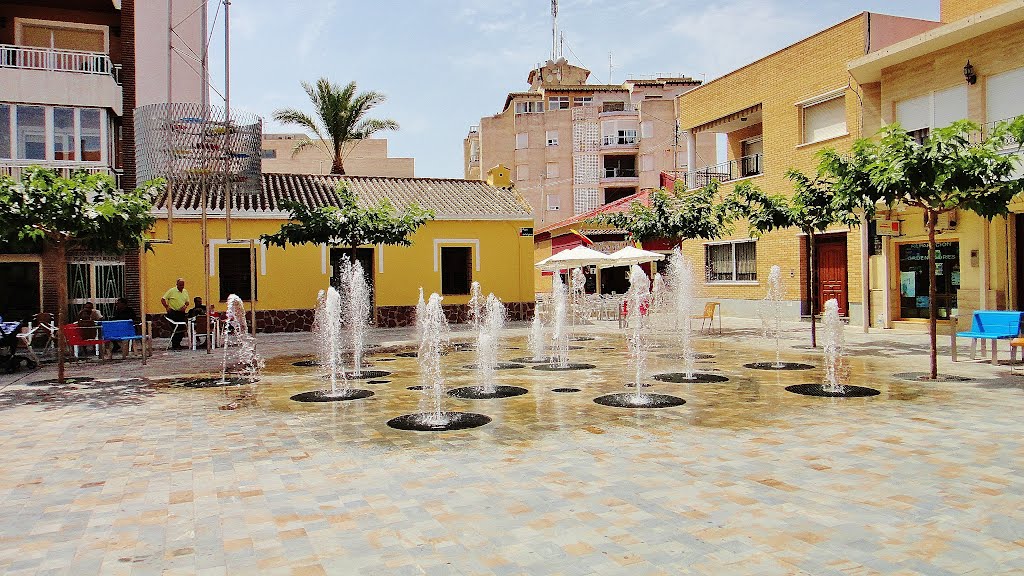 LAS FUENTES EN PILAR DE LA HORADADA by DIENTJE