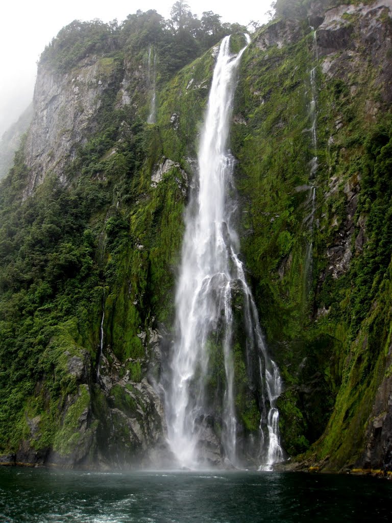 NEW ZEALAND, SOUTH ISLAND - Impression of the pristine nature of the Milford Sound by Maro Vinci