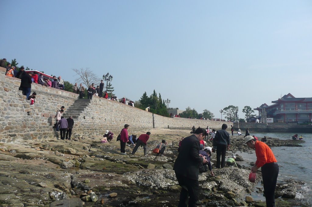 Liugong Island, 5 km from Weihai by Laczi István