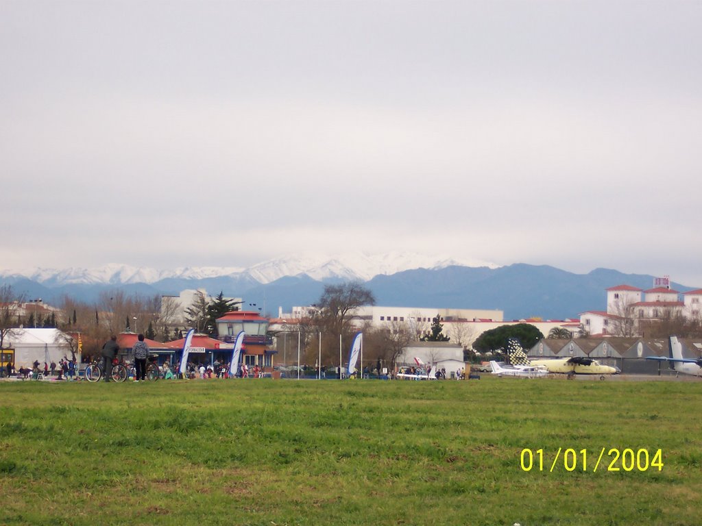 El Pirineo desde Aeroclub Empuriabrava by Jose Munoz