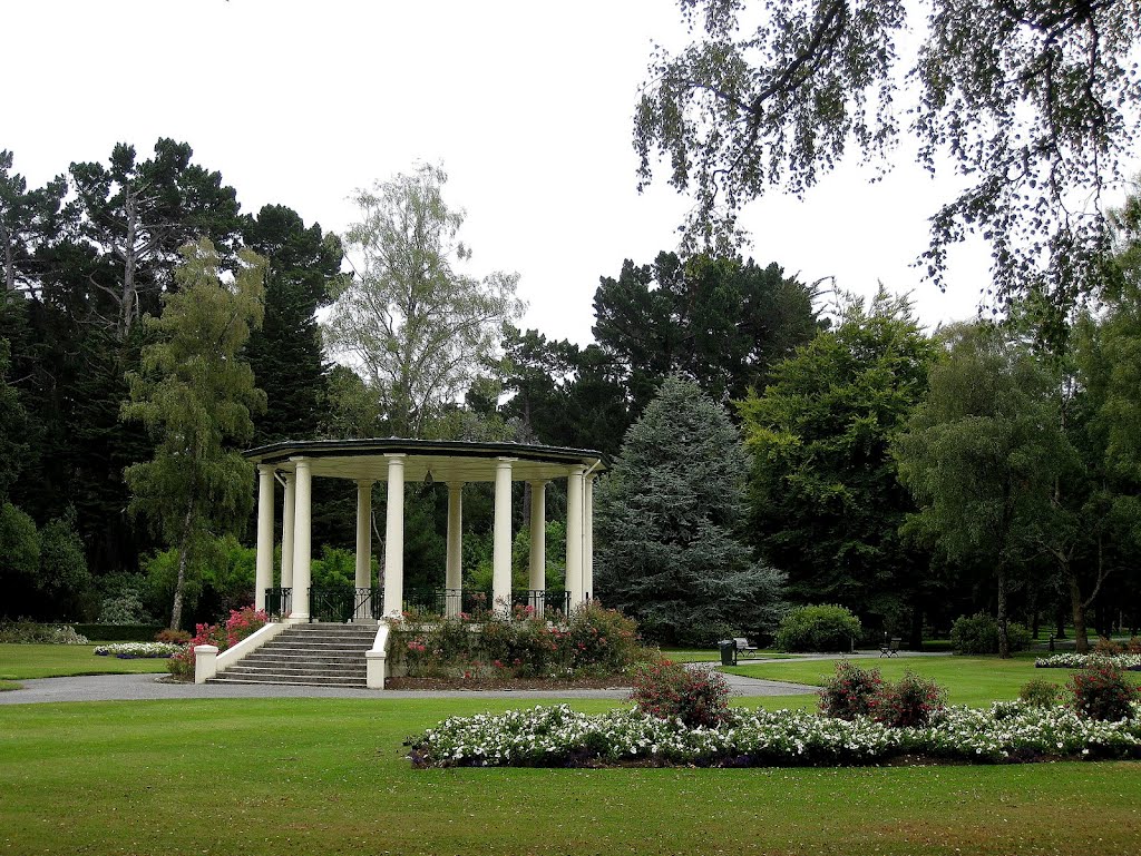 NEW ZEALAND, SOUTH ISLAND - Queens Park at Invercargil by Maro Vinci