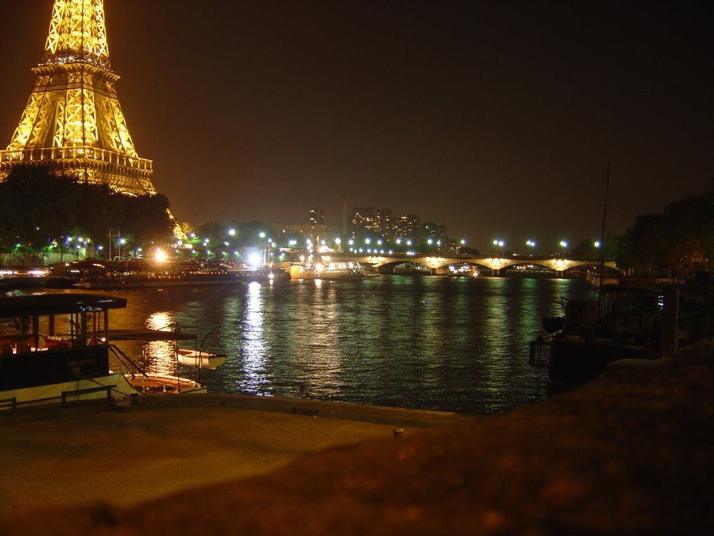 La Seine by Linda Bossoni