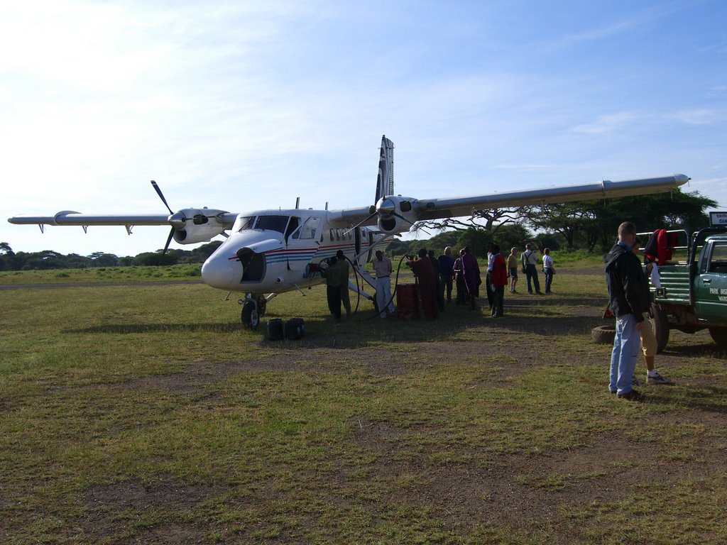 Massai Mara Airport 05.2006 by Andreas Kunze